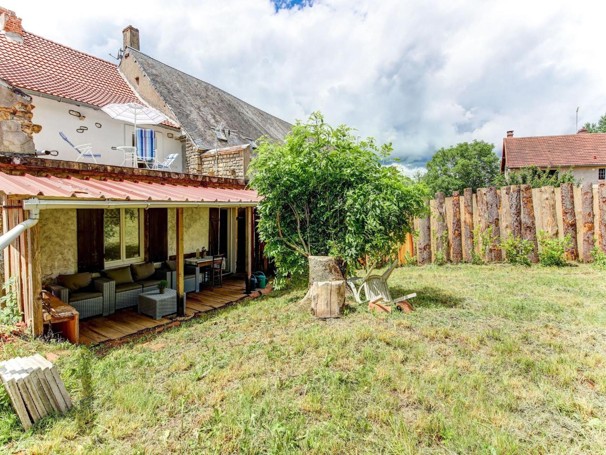 Traditional Holiday Home In Brinon Sur Beuvron Eksteriør billede